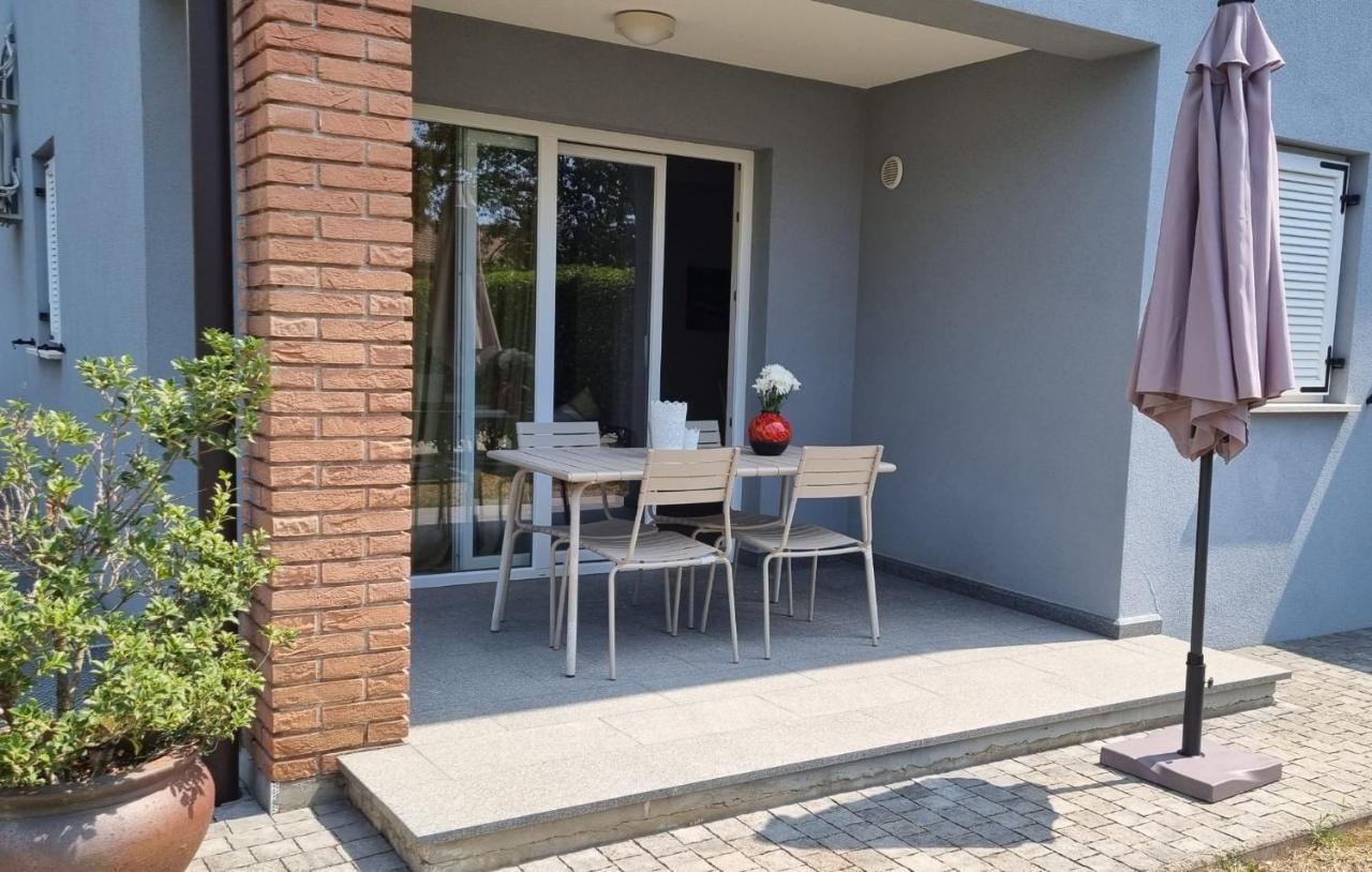 Casa Emma With Pool Apartment Porec Luaran gambar